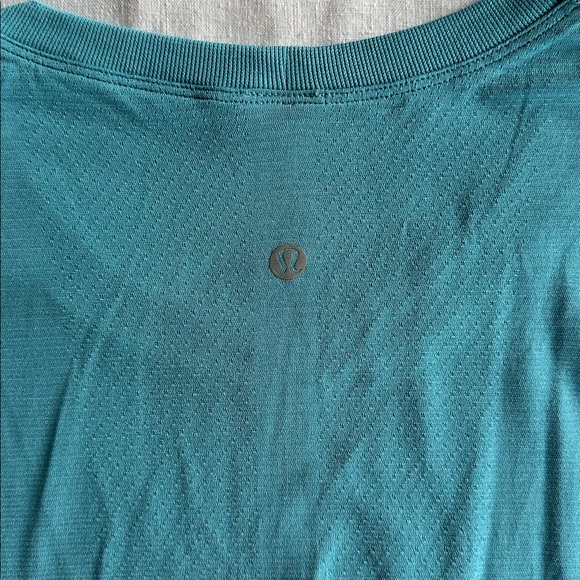 Lululemon Swiftly Relaxed Long Sleeve Shirt Washed Blue 14 NWT WBLE - Picture 10 of 10